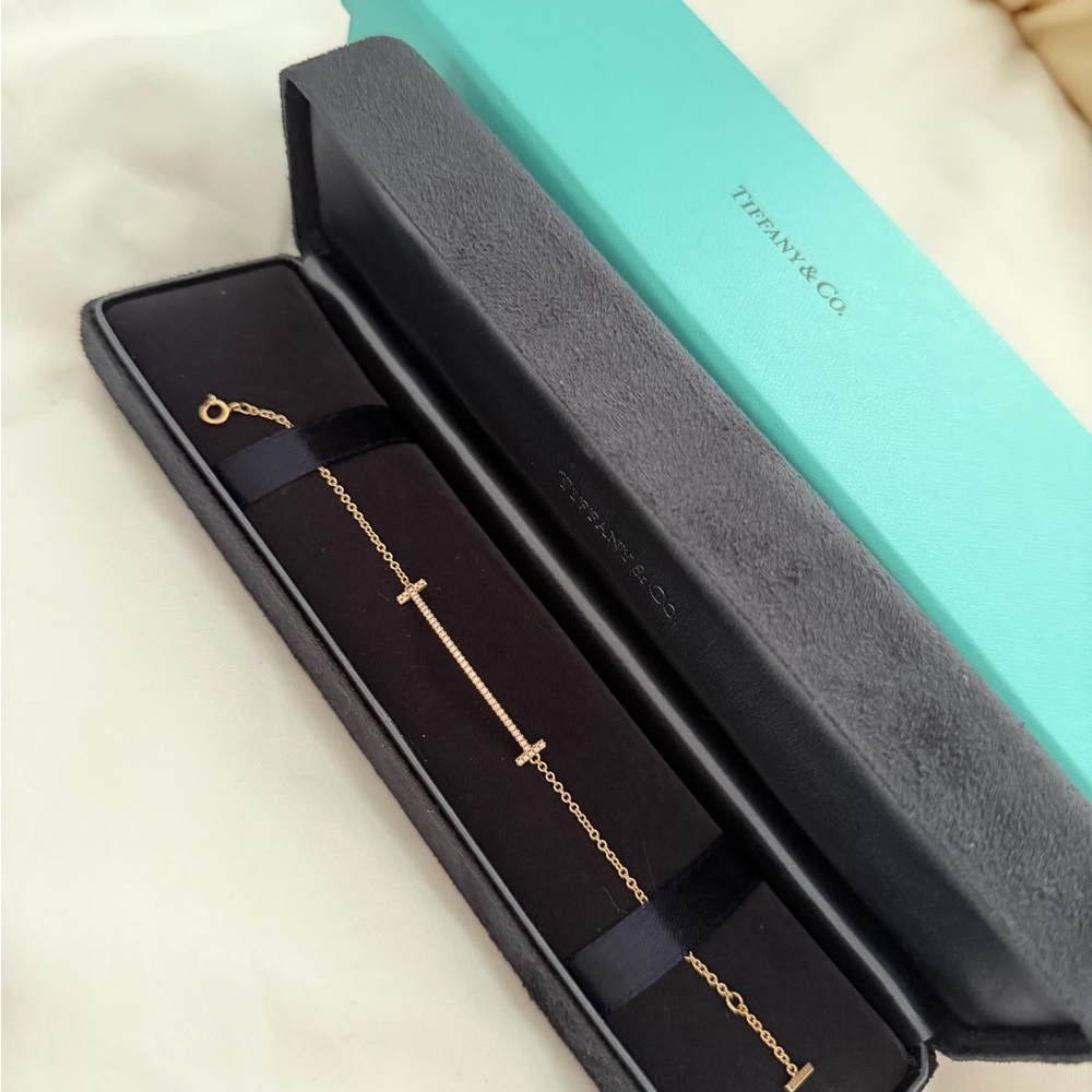 Tiffany & Co. Gold T Smile Diamond Bracelet in Rose Gold